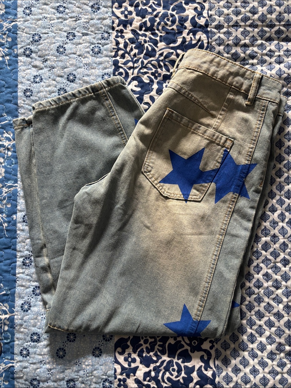 Women's Barrel-Leg Jeans with Blue Star Print